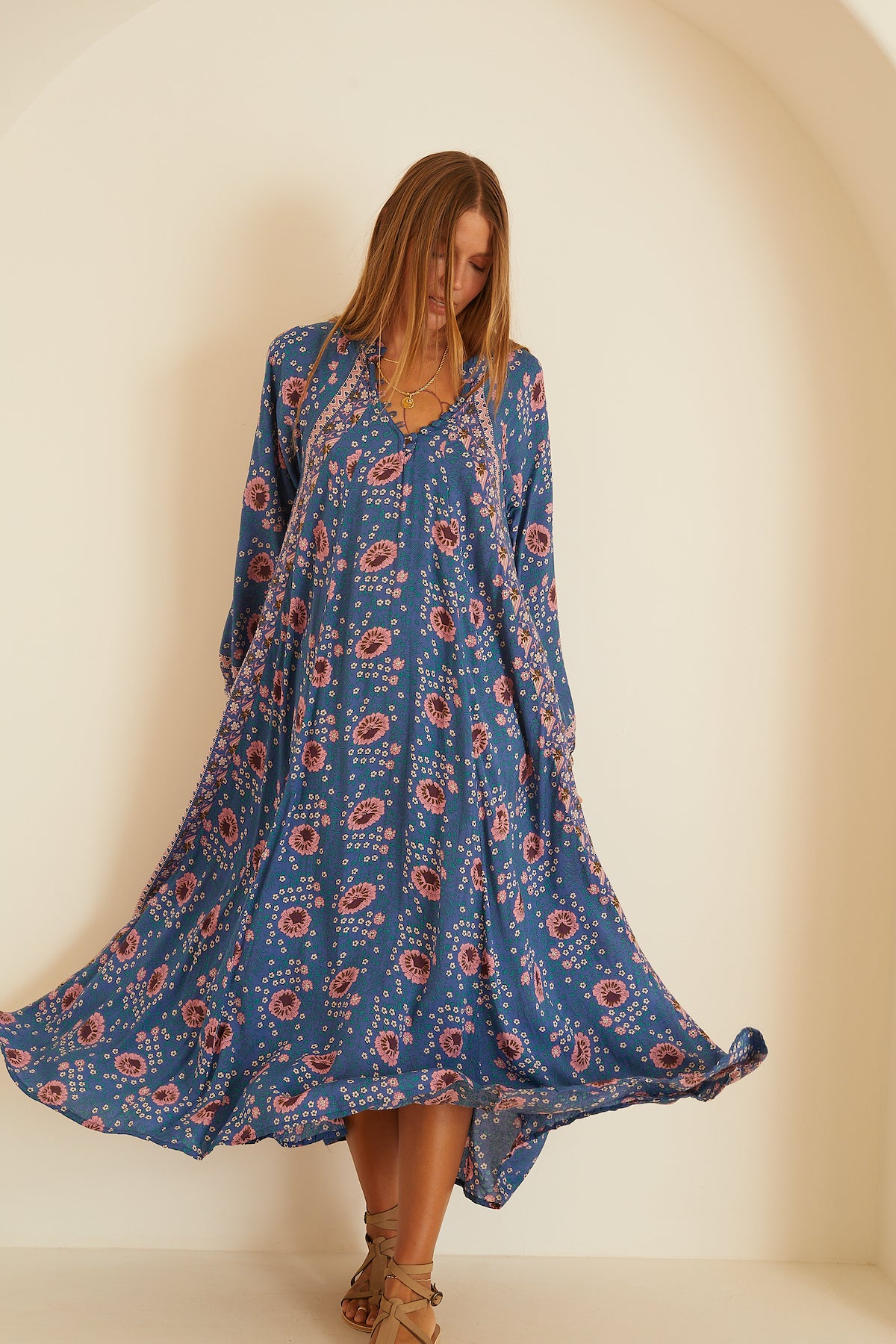 maxi dress with dr martens FIORE MAXI Natalie Martin maxi dress with dr martens FIORE MAXI Natalie Martin